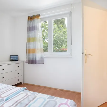 Lili Apartman