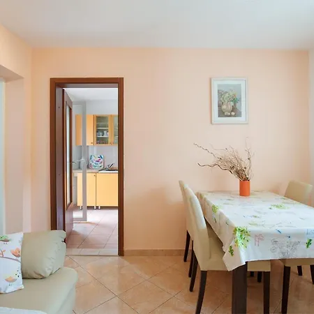 Lili Apartman Pula